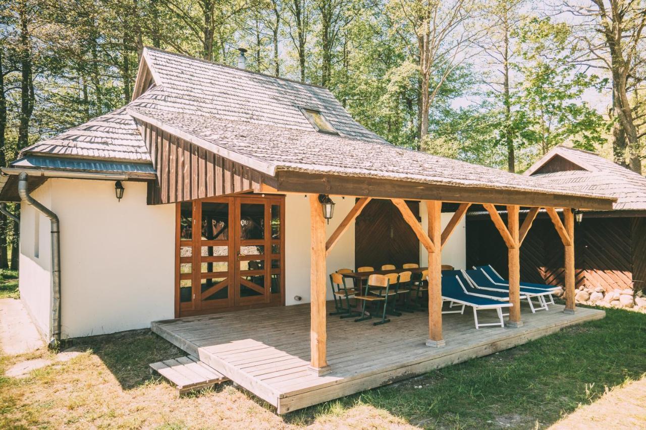 Viesu Nams Melnsils Hotel Bagian luar foto