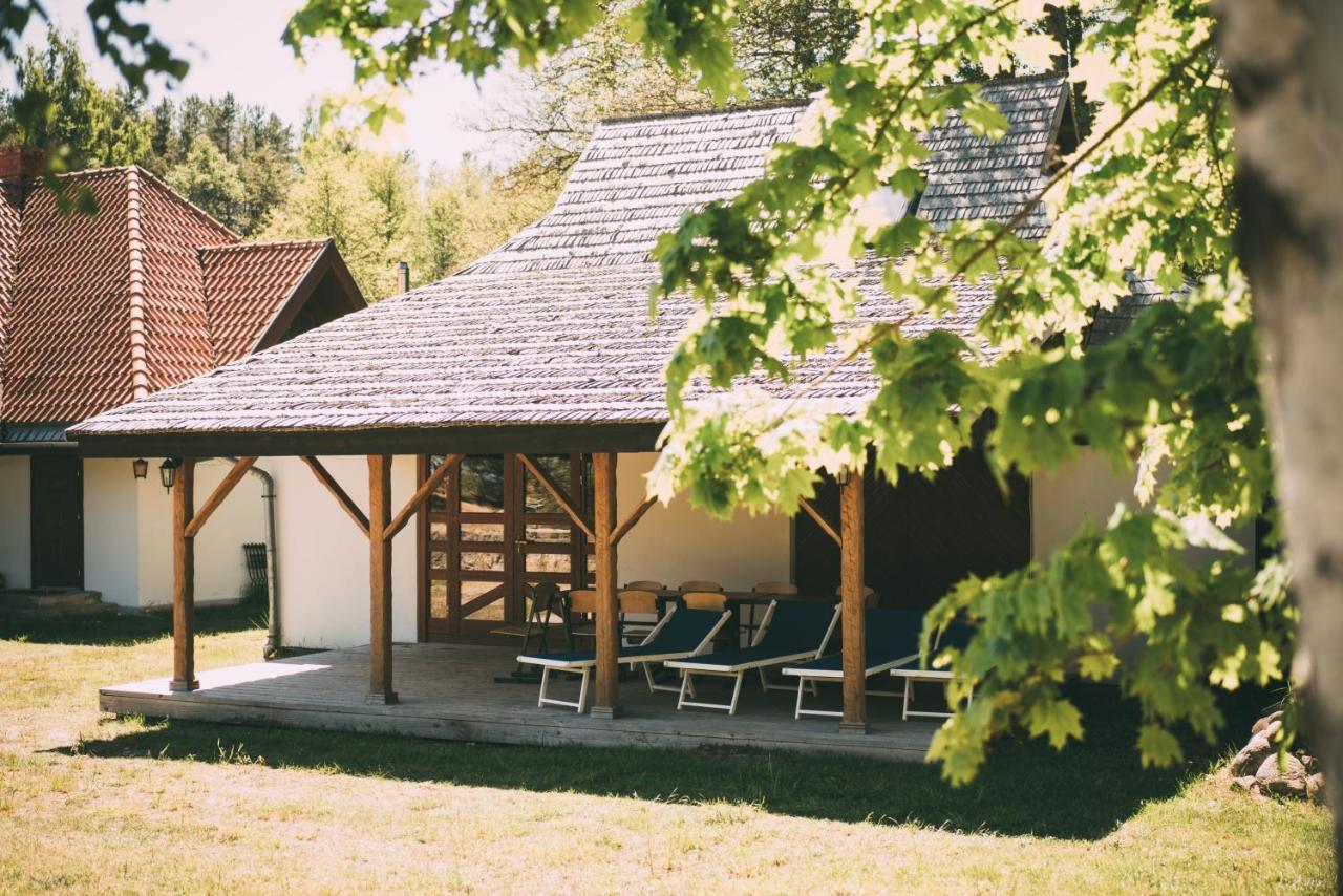Viesu Nams Melnsils Hotel Bagian luar foto