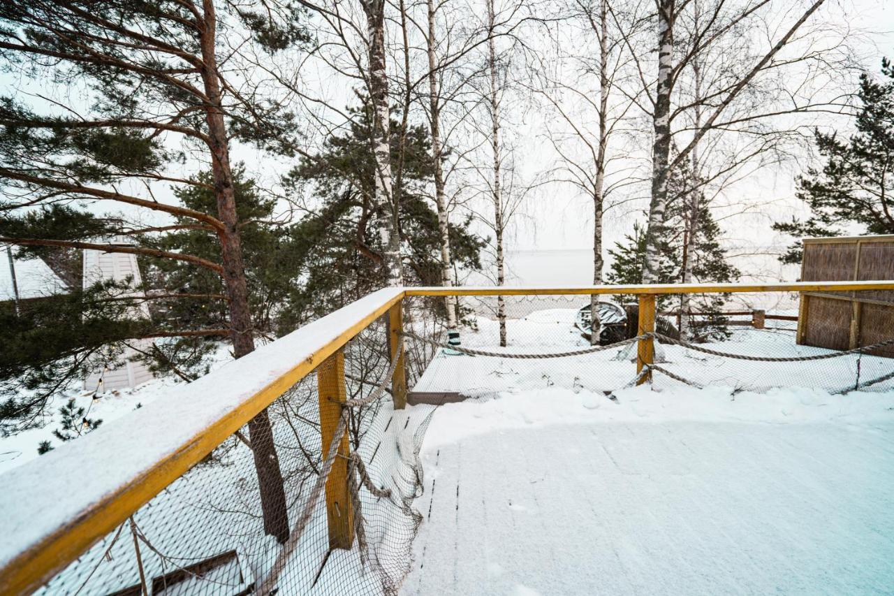 Viesu Nams Melnsils Hotel Bagian luar foto