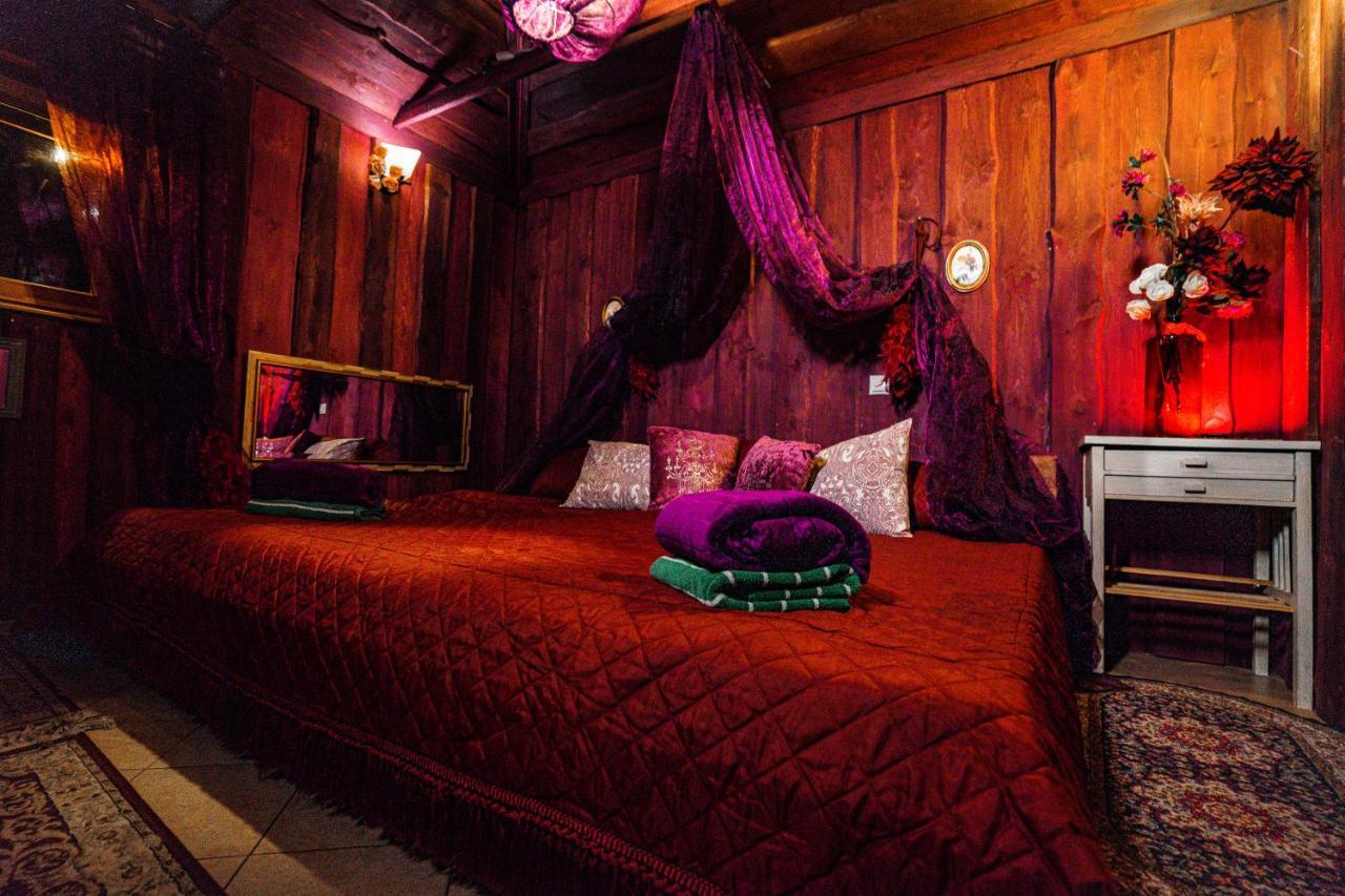 Viesu Nams Melnsils Hotel Bagian luar foto