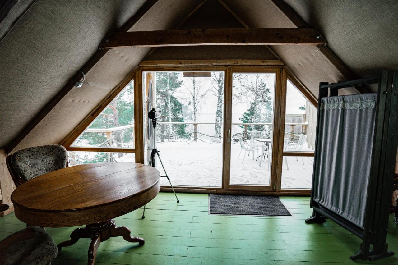 Viesu Nams Melnsils Hotel Bagian luar foto