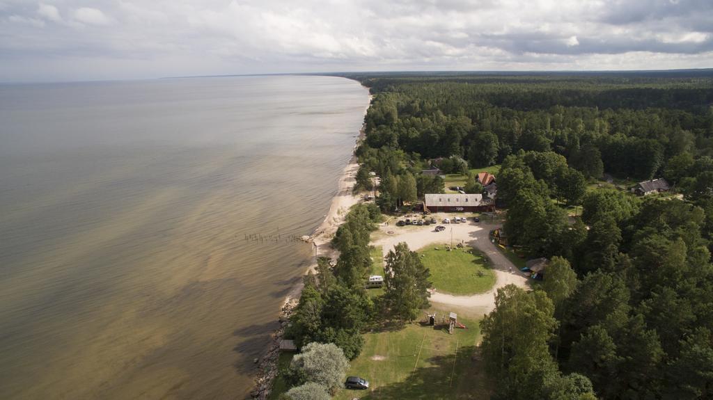 Viesu Nams Melnsils Hotel Bagian luar foto