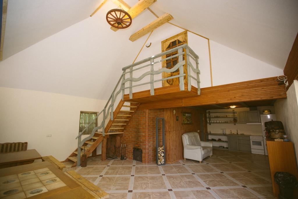 Viesu Nams Melnsils Hotel Bagian luar foto