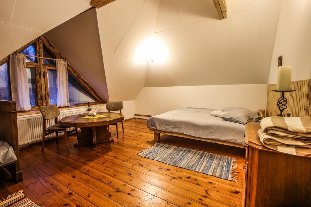 Viesu Nams Melnsils Hotel Bagian luar foto
