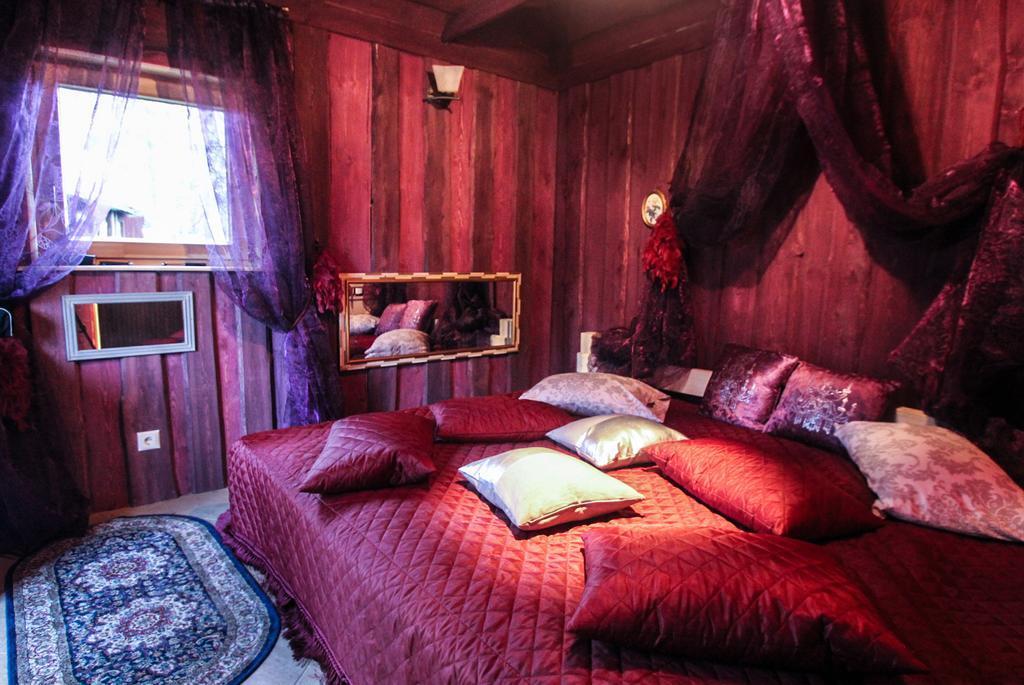 Viesu Nams Melnsils Hotel Bagian luar foto